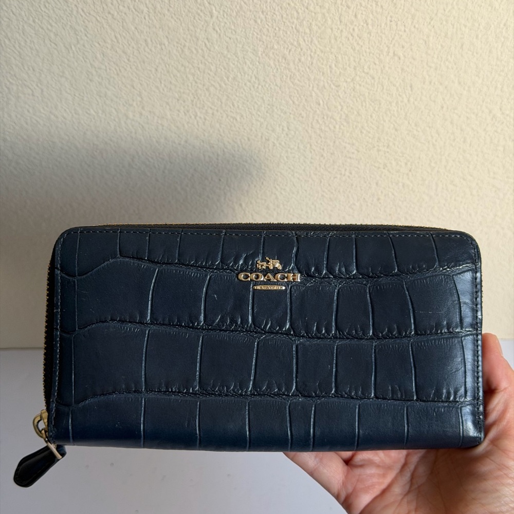 Coach Accordion Zip Wallet in crocodile-embossed leather PROJECT